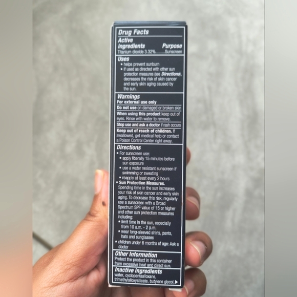 bareMinerals BAREPRO Liquid Foundation Sateen 05 - Picture 3 of 4